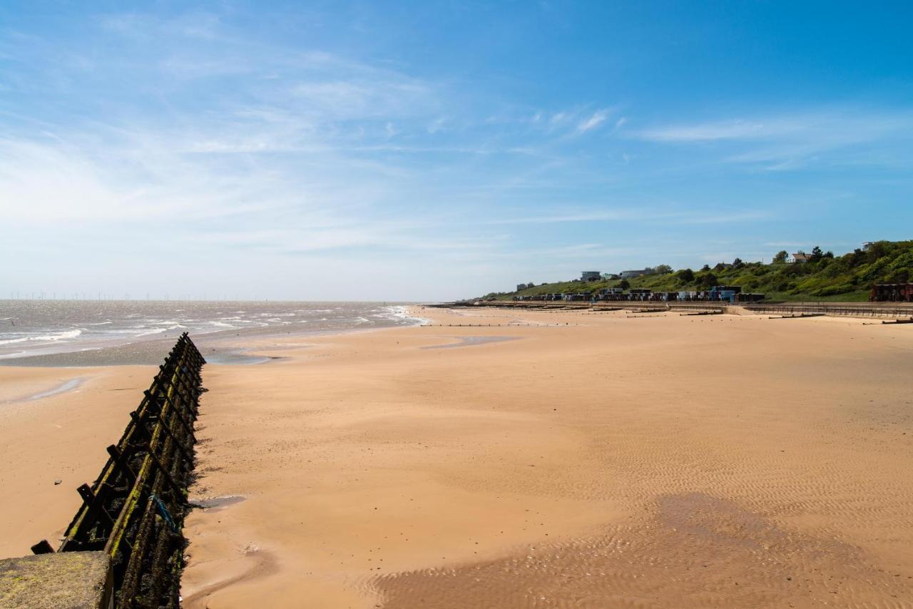 Superb 6 Berth Caravan At St Osyth Beach, Near Clacton-On-Sea Ref 28008Mc Esterno foto