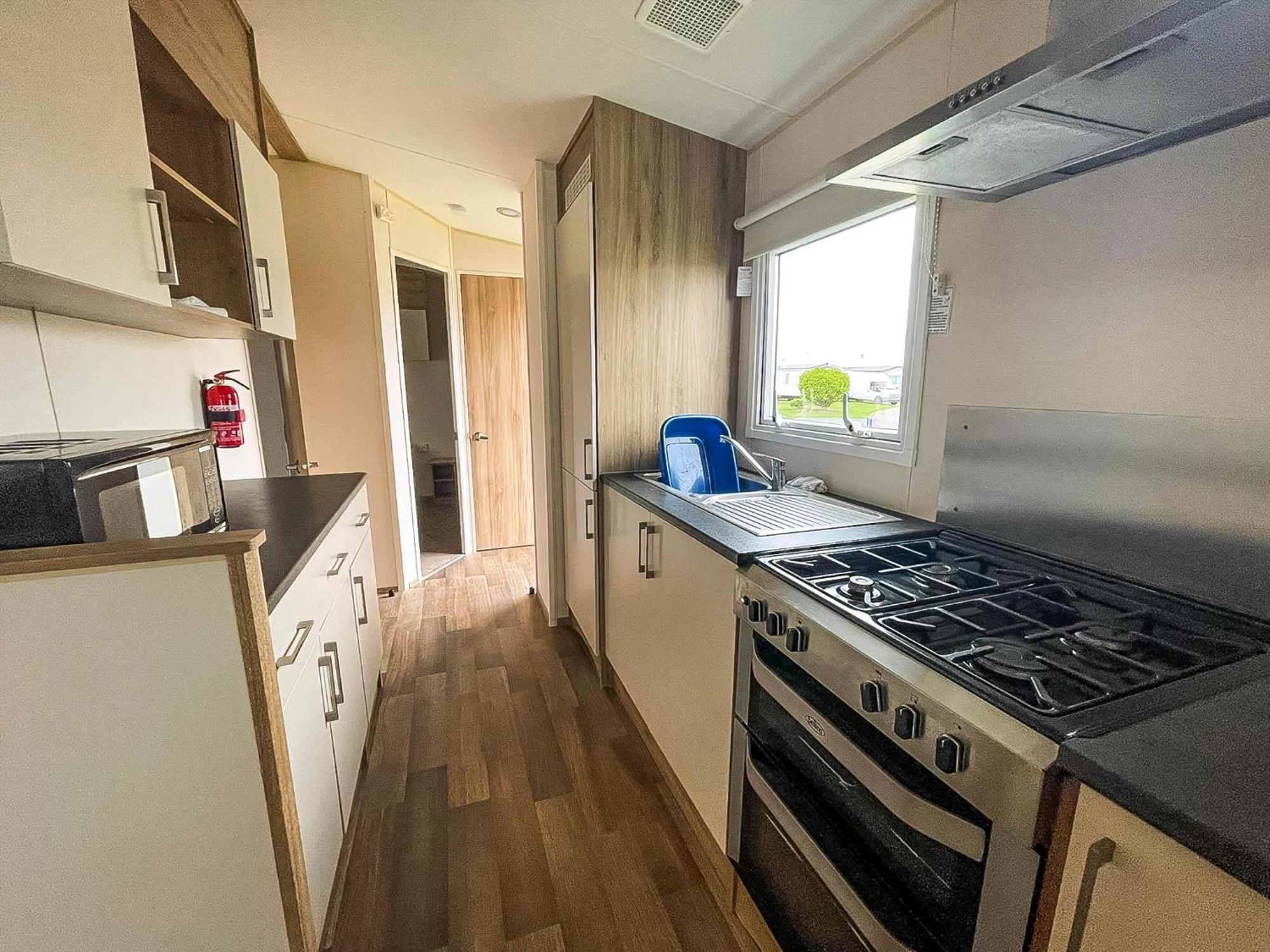Superb 6 Berth Caravan At St Osyth Beach, Near Clacton-On-Sea Ref 28008Mc Esterno foto