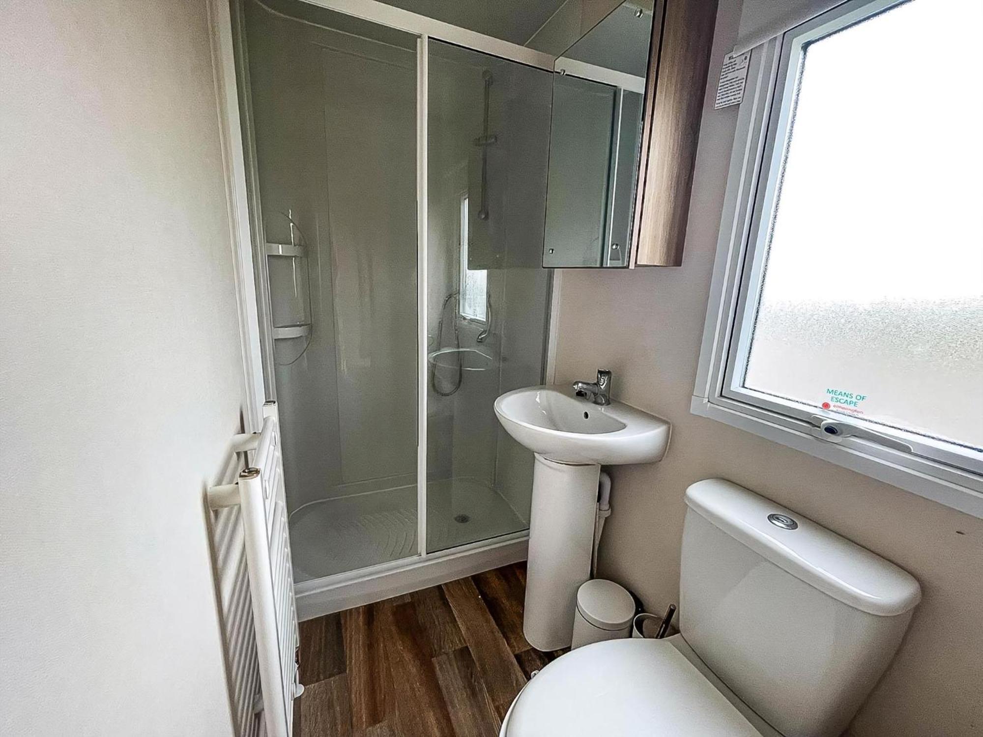 Superb 6 Berth Caravan At St Osyth Beach, Near Clacton-On-Sea Ref 28008Mc Esterno foto