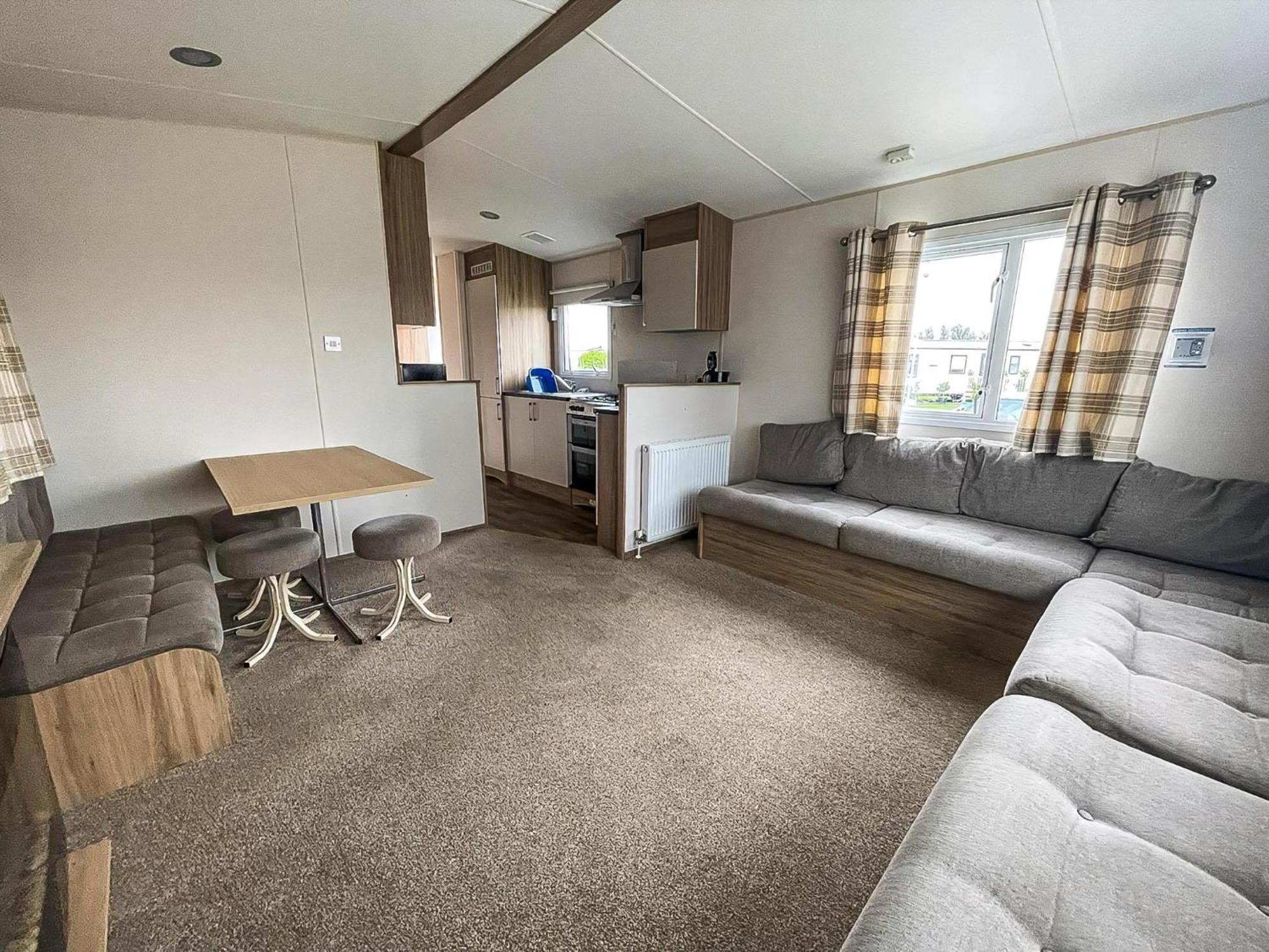 Superb 6 Berth Caravan At St Osyth Beach, Near Clacton-On-Sea Ref 28008Mc Esterno foto